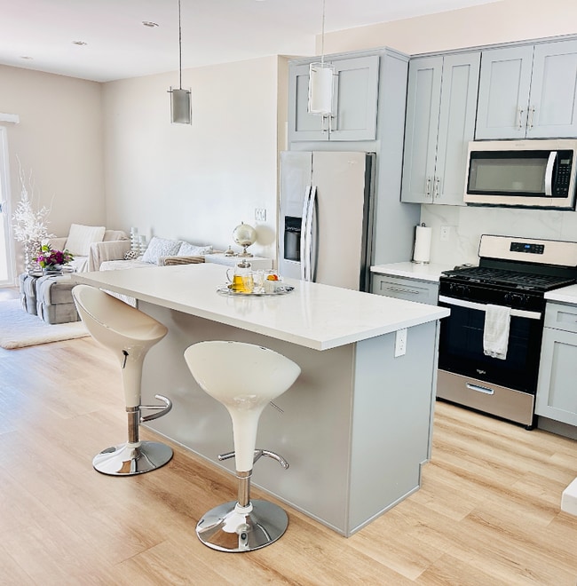 Photo - 8436 Oakdale Ave