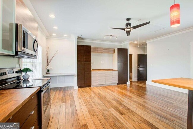 Photo - 2058 Westwood Rd SE