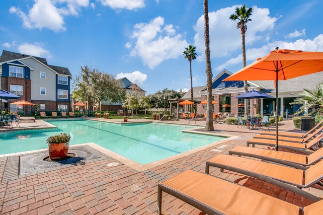 Aventura on Briar Forest 14515 Briar Forest Dr, Houston, TX 77077 Pool with Grill and Lounge Chairs