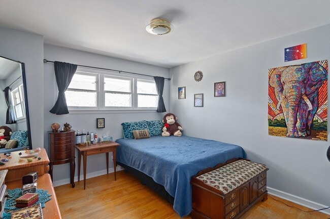 Photo - 605 N Main St