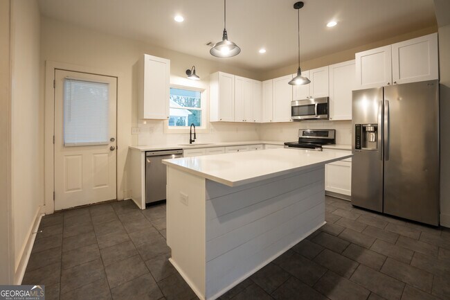 Photo - 1020 Bell Cir