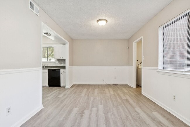 Photo - Move In Ready Townhome!
