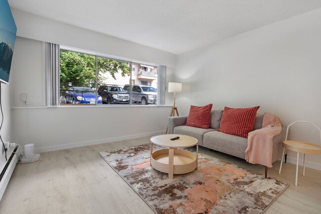 Building Photo - 2225 W 8th Ave Unit ID1051892P