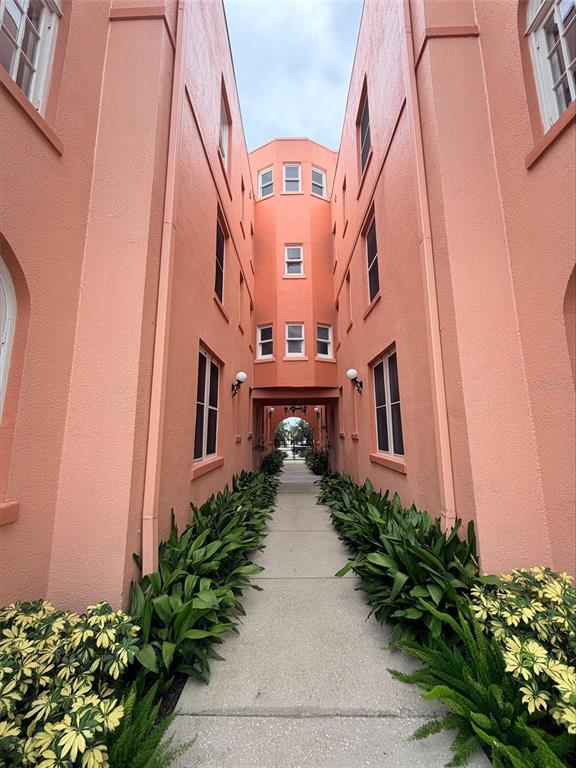 1221 N Palm Ave Unit 204