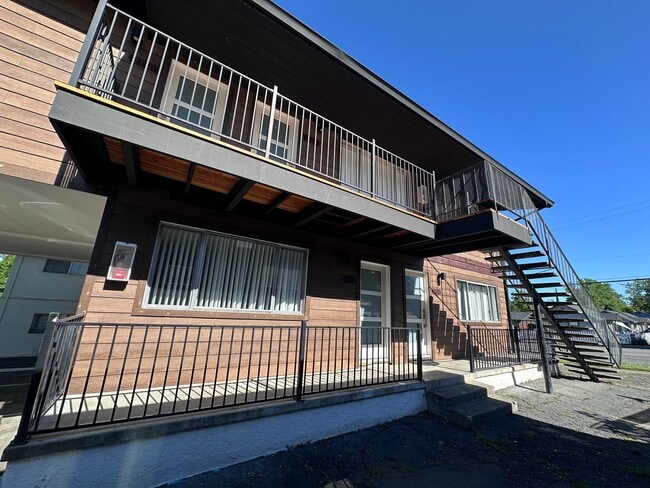 Building Photo - Recently remodeled 1 bedroom in West Redding