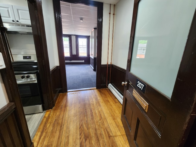 Photo - 18 Langdon St Unidad 207