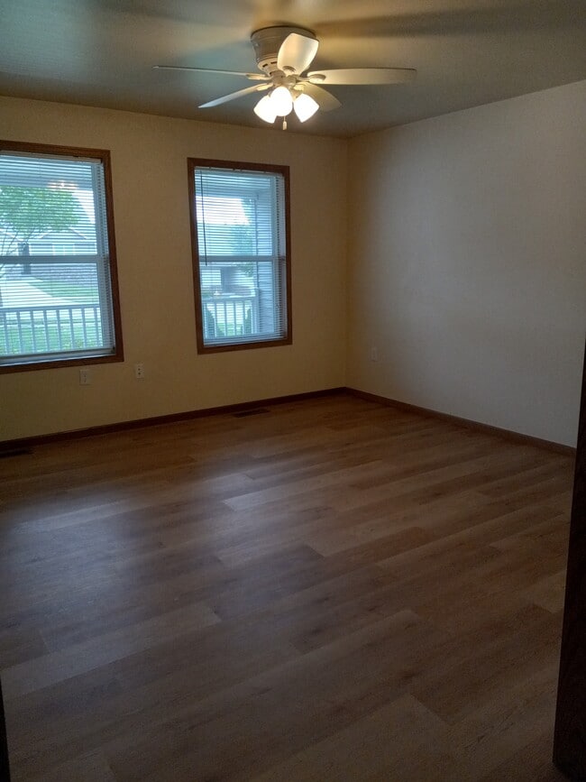 Living Room (lower) - 2423 Parkfield Drive Unit 2423 Parkfield Dr. West Bend
