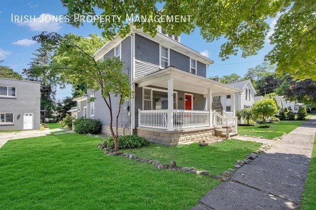 Photo - 172 Main St