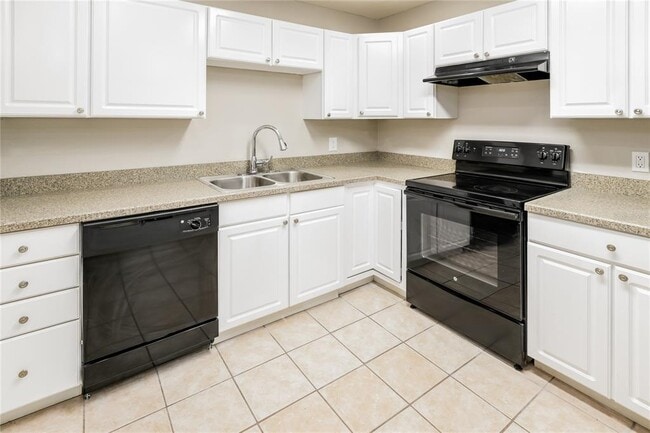 Photo - 7503 N Dartmouth Ave