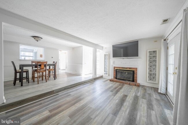 10 Forestview Ct