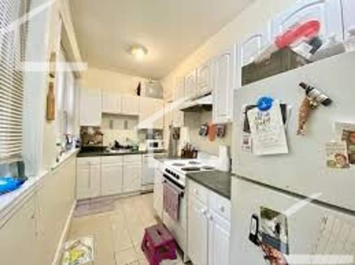 Photo - 2Br/1Bth, Great location! Walk to Whole Foods, on Green Line, H/HW included!