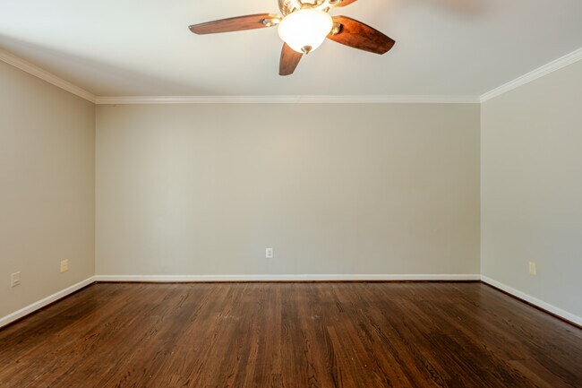 Photo - 6143 Edsall Rd