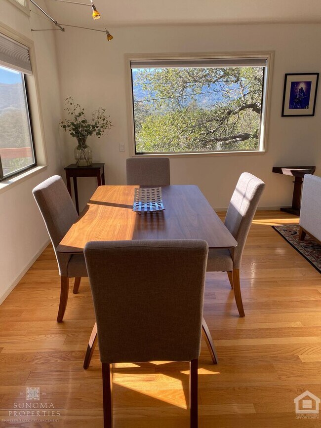 Photo - City Meets Serenity – Hillside 3bd/2ba Hou...