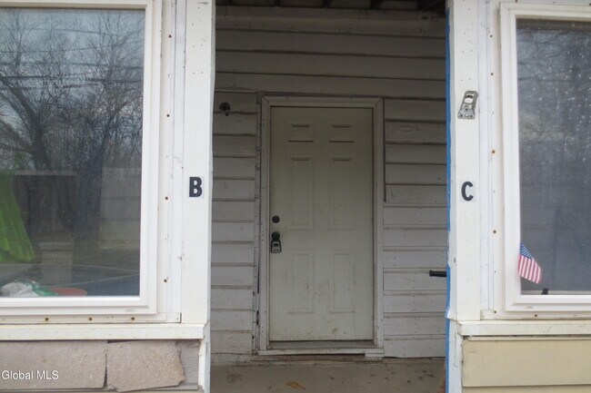 Photo - 34 Lake Ave Unidad 2