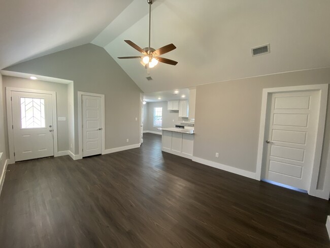 Photo - 1032 Ray Dr
