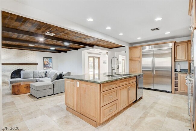Photo - 408 Lacy Ln