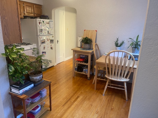 Photo - 3577 Saybrook Ave Unit 2