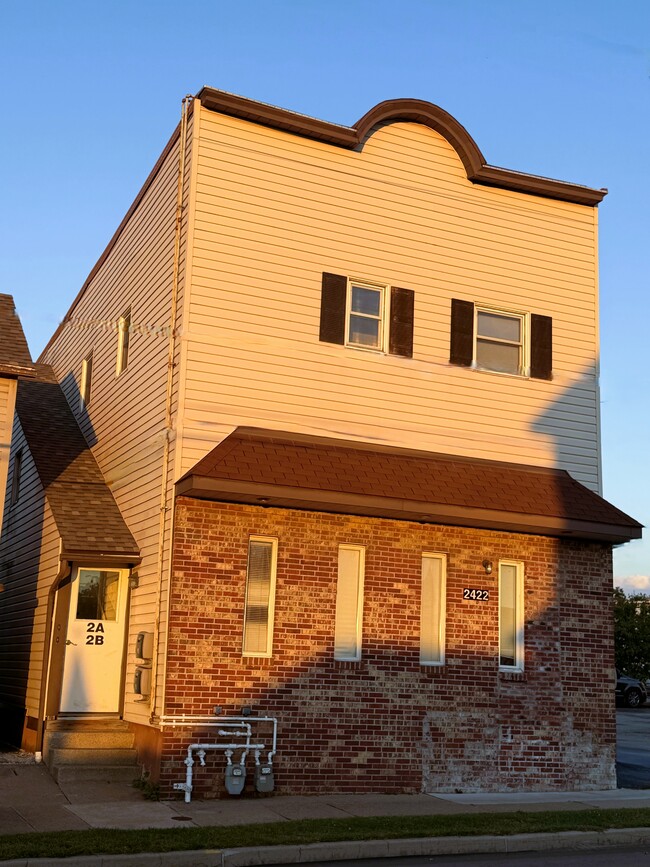 Front of Building - 2422 Ligonier St Unit 2B