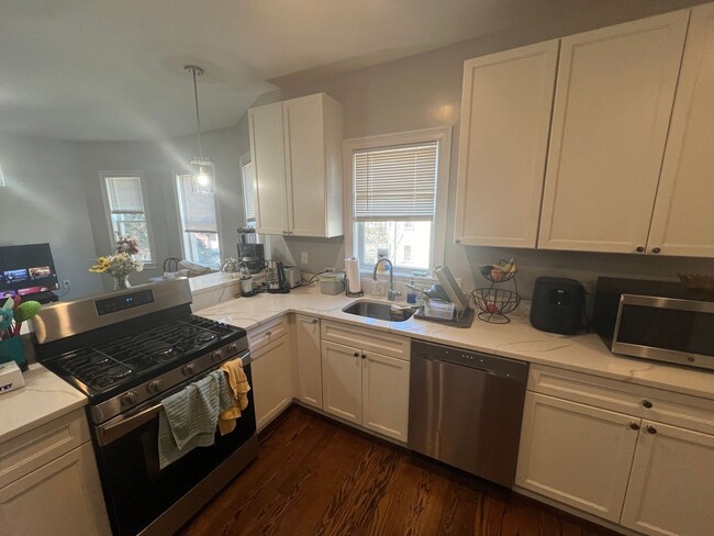 Photo - Very nice 3 bed 2 bath in Somerville... Don't miss out!
