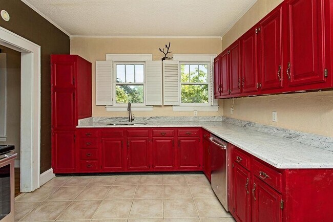 Photo - Avondale Beauty on the market!