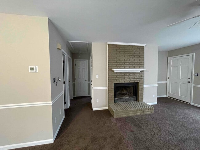 Photo - 1235 Shakentown St