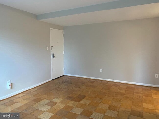 Building Photo - 738 N Wakefield St Unit 2