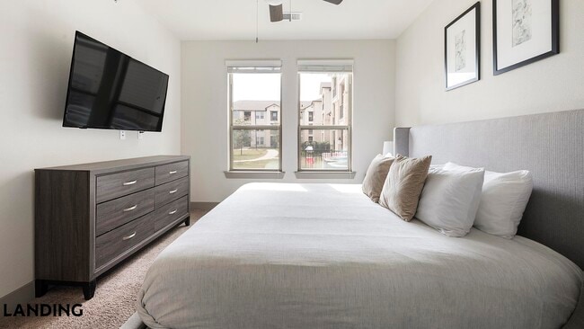 Photo - 12500 Shadowglen Trce Unit 6103