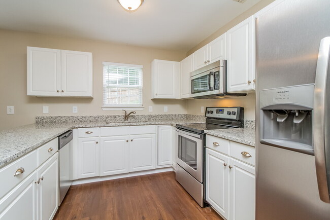 1716 Carlyon Ct