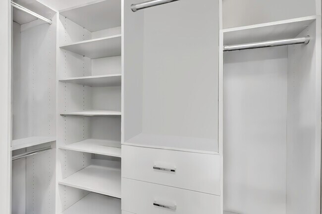 Photo - 37335 Duckling Ter