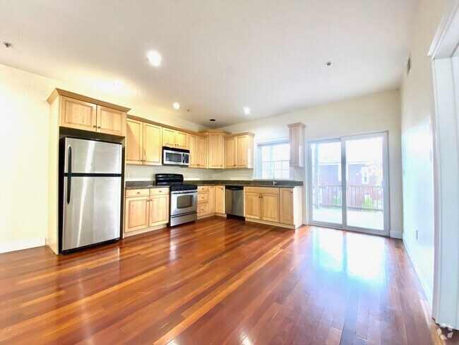 Building Photo - 661 Bennington St Unit #2 Rental