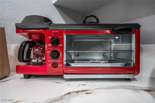 Building Photo - 7439 Trudy Ln