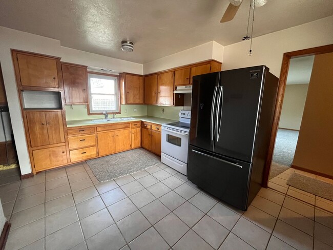 Photo - 2430 W Manhattan Dr