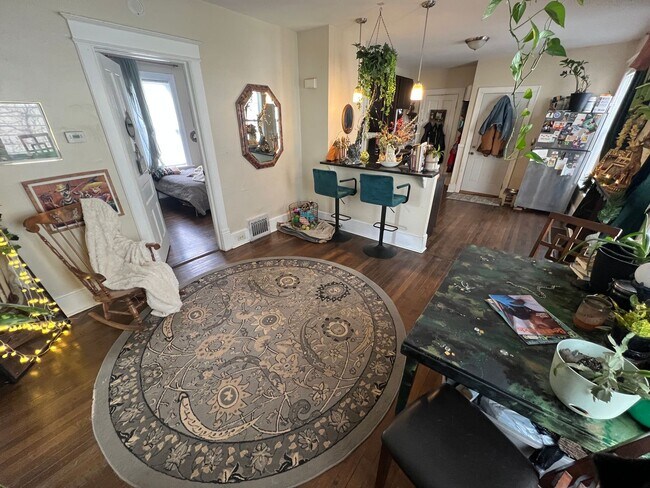 Photo - 506-08 E. Locust St. Unit Lower