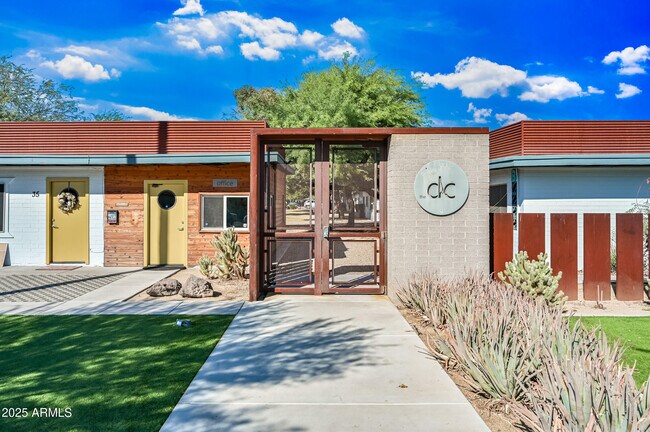 Building Photo - 1518 W Colter St Unit 9