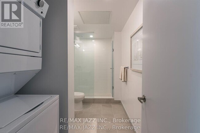 Photo - 80 Bond St E Unité 206