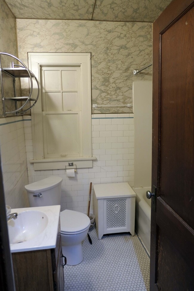 1937 University Ave Unit 1937-2