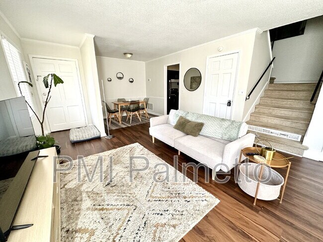 Photo - 2407 Duncan St