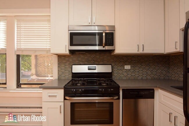 Photo - 2427 N Kedzie Blvd Unidad M00B