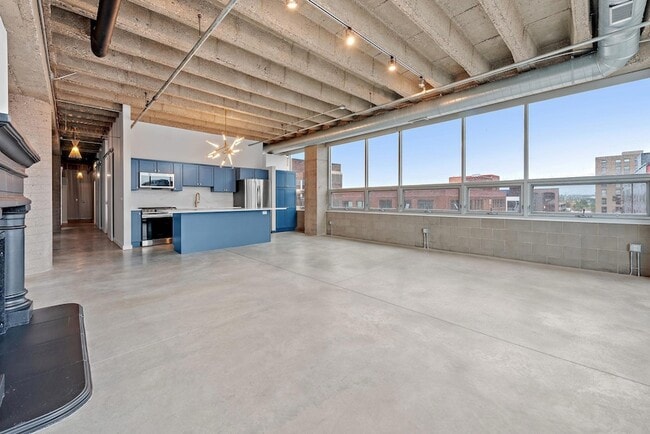 Photo - 901 N 3rd St