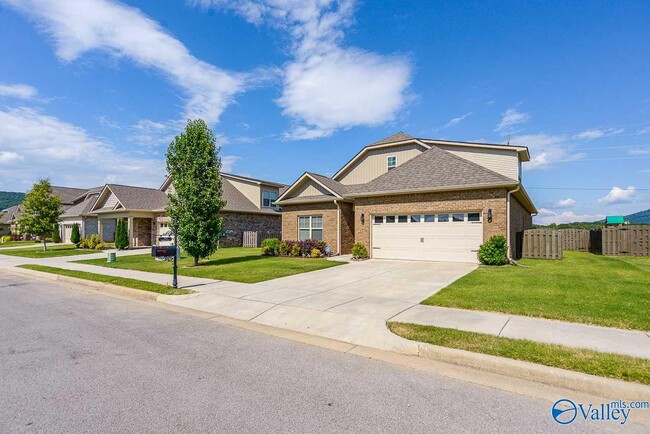 Photo - 3031 Greenway Cir SE