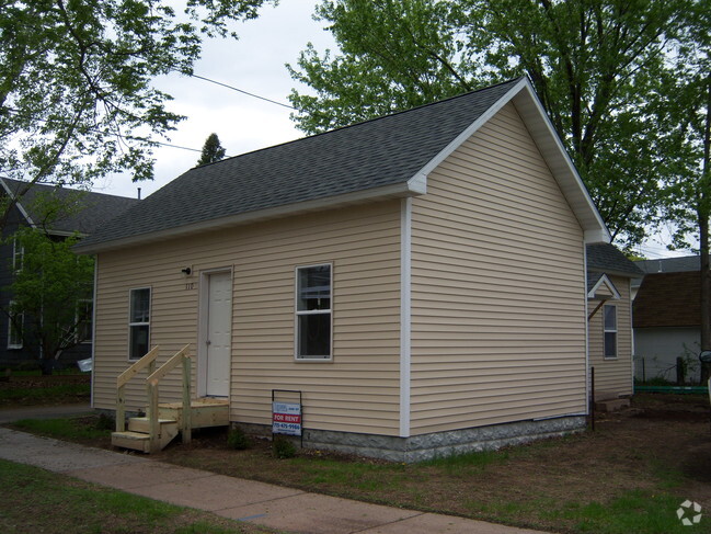 Building Photo - 110 Niagara St Rental