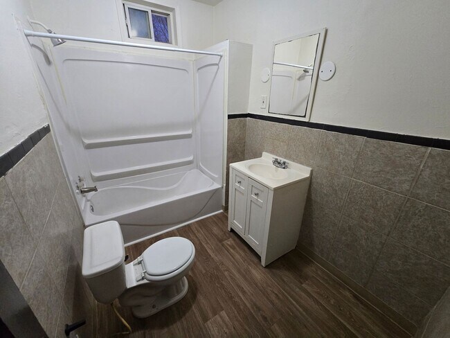 Photo - 1501 McDonald St Unit 2