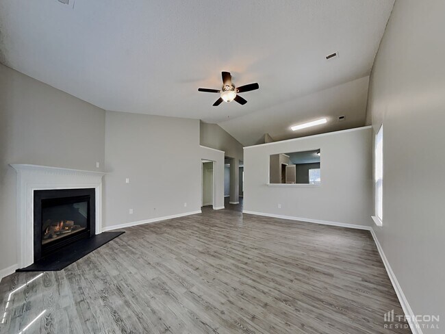 Photo - 5243 Moonlight Trail SW