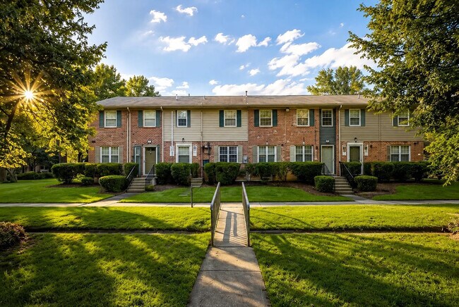 Photo - Room in Townhome on Northdale Rd