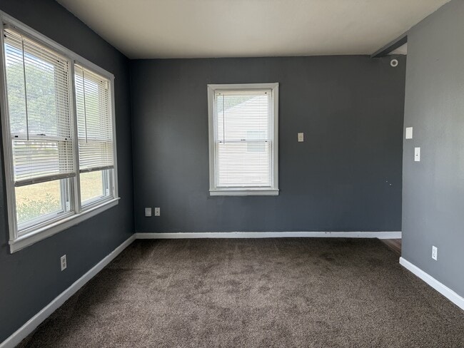 631 Villa Dr