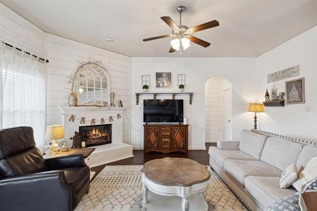 Photo - 525 Braewick Dr