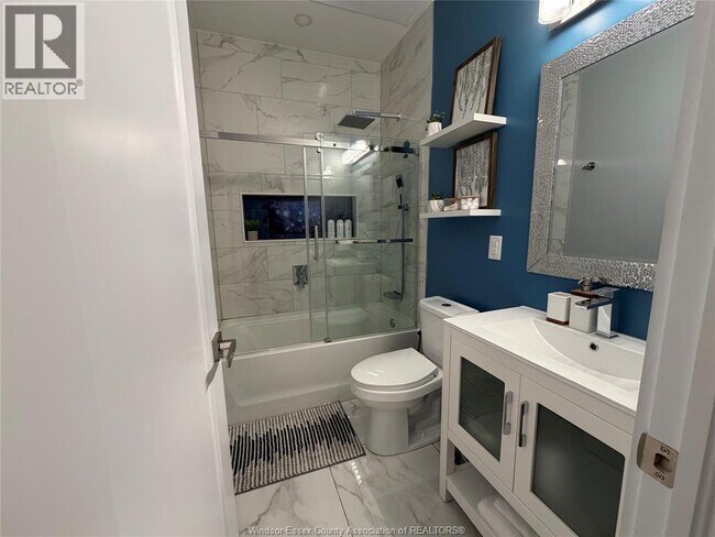 Photo - 477 Pelissier St Unit 6