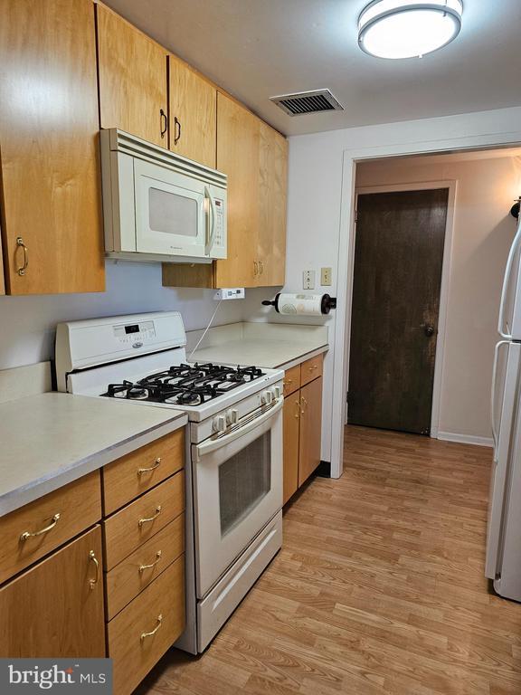 Photo - 309 Florence Ave Unidad 627-N