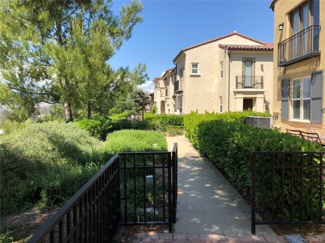 Photo - 893 Terrace Ln W Townhome
