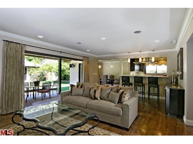 2001 Coldwater Canyon Dr